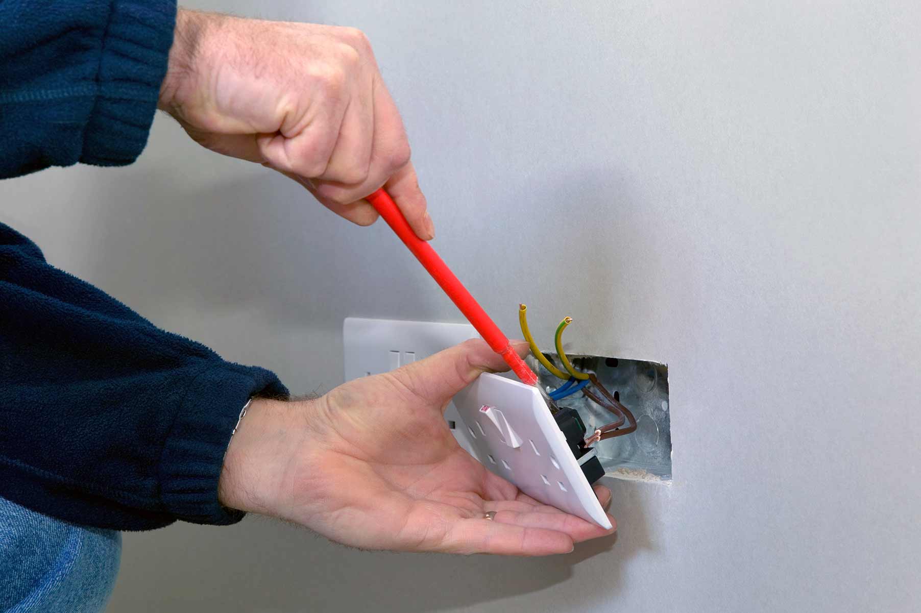 Our electricians can install plug sockets for domestic and commercial proeprties in Shepperton and the local area. 